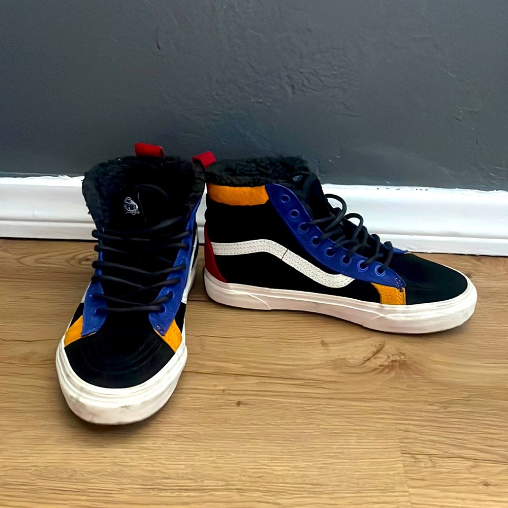 Vans Sherpa lined Sk8-hi with waxed laces